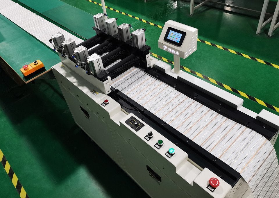 PCB splitting machine